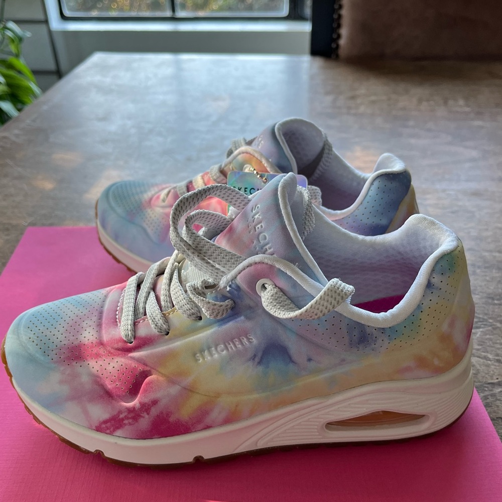 Sketchers Streets Uno Hyped Hippie size 6